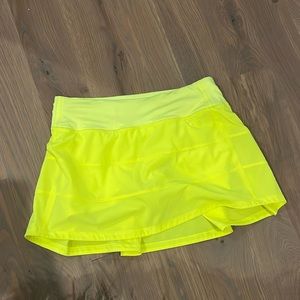 Lululemon Size 4 Highlighter Yellow Pace Rival Skirt